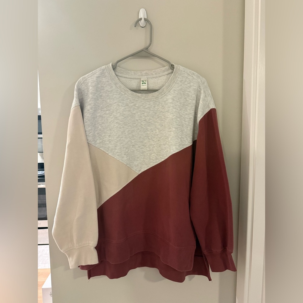 GreenTea Women’s Tri-Tone Crewneck Sweater